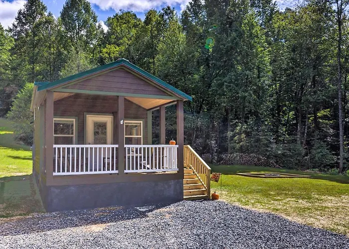 Quaint Mtn Cabin: Tiny Living Near Big Adventure