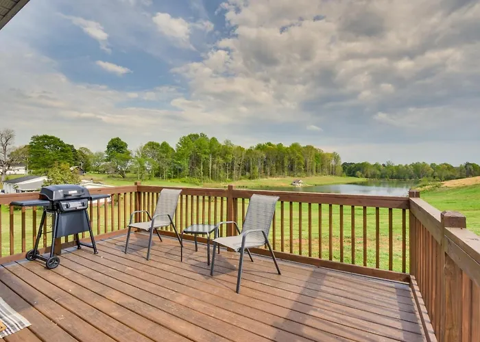 Cozy Fair Play Home W/ Deck 4 Mi To Lake Hartwell!