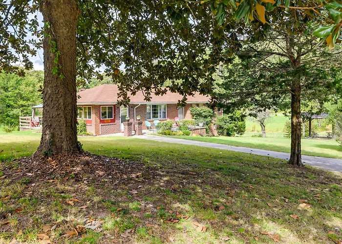 Pet Friendly Home W/ Hot Tub, Patio & Game Room!